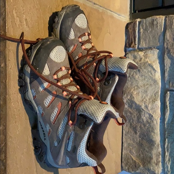 merrills hiking boots